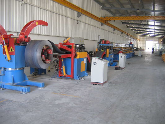 สายการผลิตรางคู่มือกลวงที่มีความแม่นยำสูง Highway Guardrail Steel Production Board Roll Forming Machine