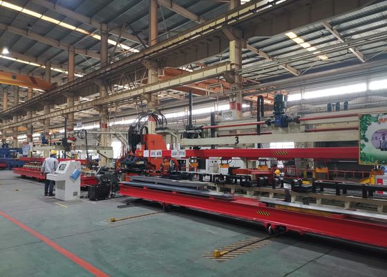 4000 - 8000 มม ความยาวรถยนต์ขอบยาว แผ่นเรียบ 1200KN ความแรงนามหมาย CNC Punching Production Line รุ่น FPCP120