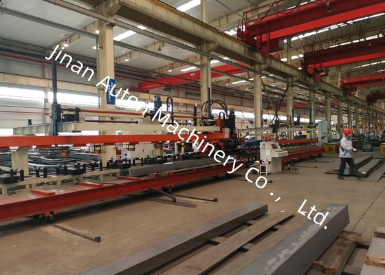 ความหนาของแผ่น 4-9 มิลลิเมตร รางรถบรรทุก สายการผลิต CNC Punching 4000-12000 มม ความยาวของชิ้นงาน