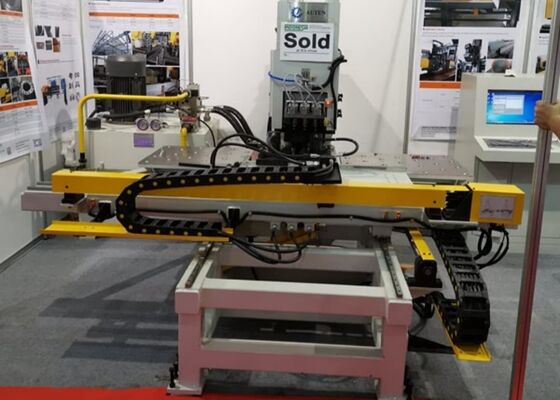 เครื่องเจาะ CNC แกนหมุน BT50 สำหรับขึ้นรูปรูแผ่นโลหะเหล็ก ความหนาเจาะ 40 มม.