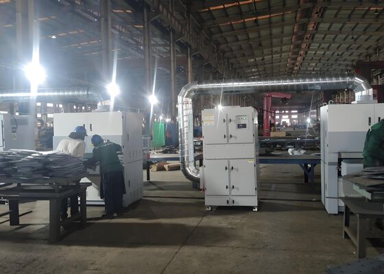 28KW แรงเครื่องจักร CNC เครื่องเลืองแผ่นโลหะ 2 เครื่องยนต์ Feed