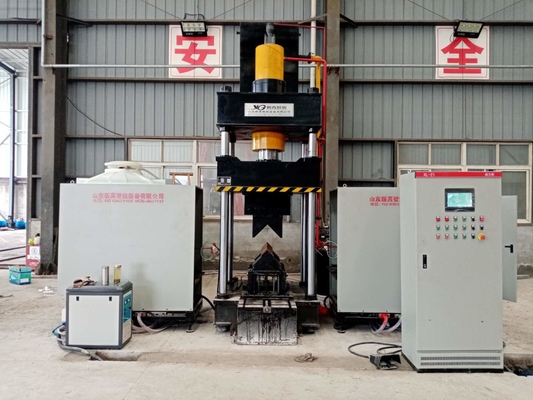 รุ่น HQ250-700 เครื่องทําความร้อนและบิดเหล็กมุม CNC