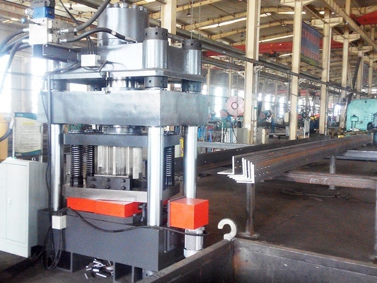 QJ25 CNC เครื่องตัดมุมไฮดรอลิกกับหมุนของหม้อตัดมุม