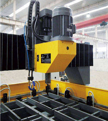 เครื่องเจาะแผ่น CNC ป้อนมอเตอร์เซอร์โว 1500×8000 มม. ขนาดชิ้นงานสูงสุดสำหรับขนาดและความหนาของแผ่นต่างๆ