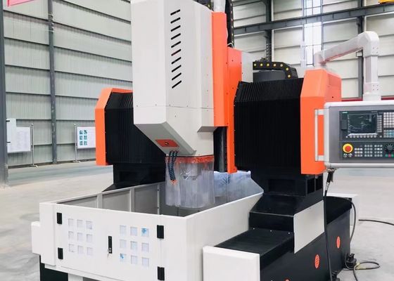 2000 X 2000mm ขนาดของชิ้นงาน ที่มั่นคง ทนทาน เครื่องเจาะแผ่น CNC กว้าง 50 mm สําหรับการแปรรูปแผ่น / ส่วนประกอบโครงสร้างความละเอียดสูง