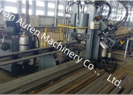 เครื่องเจียรเครื่องมือ CNC แบบปรับแต่งได้