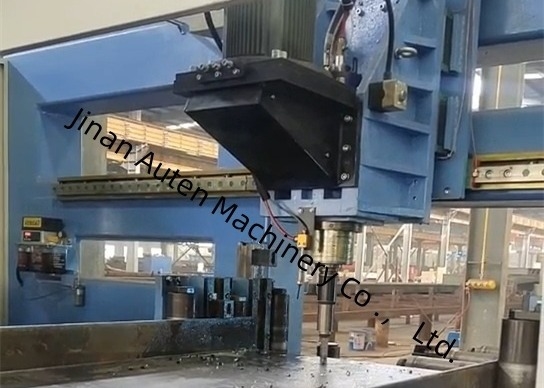 เครื่องเจาะและแตะ H Beam CNC 3 มิติ พร้อมนิตยสารเครื่องมือ 3 ชุด Φ10 หน่วยทำเครื่องหมายไฮดรอลิก ขนาดตัวอักษร