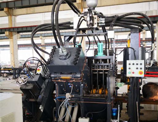 CNC Angle Line Machine ระบบไฟฟ้าไฮดรอลิกและปนิวเมติกสําหรับการเจาะ การตราการตัด