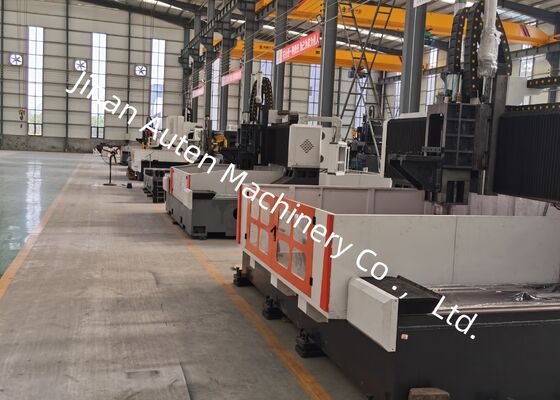 การใช้งานอุตสาหกรรม Gantry CNC เครื่องเจาะแผ่นและเครื่องบดด้วยเครื่องขนส่งชิป