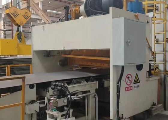 สายการผลิตแผ่นความเร็ว 15-20m / นาที การปลดลวด CNC การปรับระดับสายตัด 35tons น้ําหนักลวด