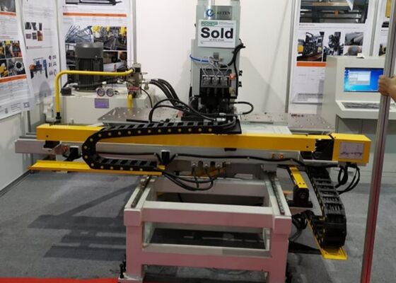 เครื่องผลิตโครงสร้างเหล็ก เครื่องบดแผ่นไฮดรอลิก CNC เครื่องก่อสร้าง การแปรรูปแผ่นเหล็ก