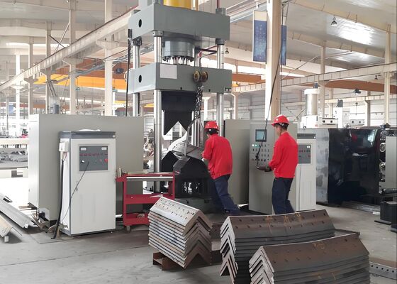 Model HQ250-700 CNC Angle Steel Thermal Bending Machine 1300mm Max Opening Height