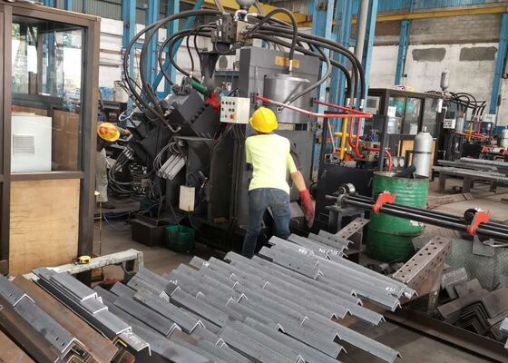 เครื่องตัดมุม Cnc ขนาด 32x7x3 เมตรสาย 1000/1200KN Marking Force