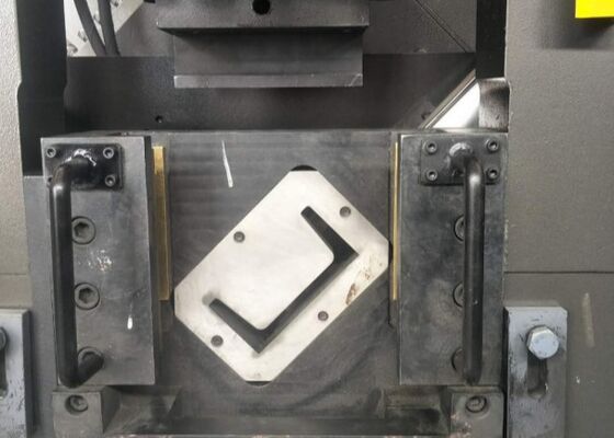 เครื่องจักรสายการผลิตตัดเจาะมาร์ก CNC สำหรับเหล็กฉาก/เหล็กแบน/เหล็กราง รุ่น JBC1010