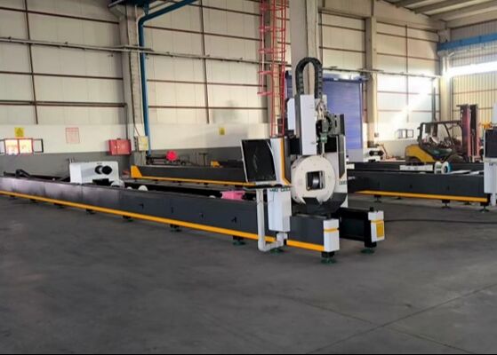 เครื่องตัดหลอดเลเซอร์แบบ LC2412 CNC ใช้พลังงานเลเซอร์ MAX6000
