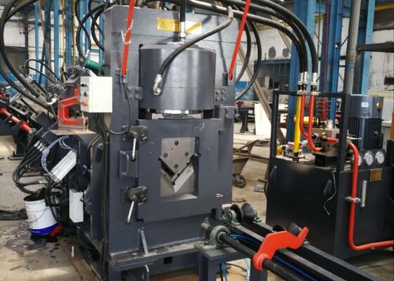 รูปแบบ JNC2020 Cnc Angle Punching Shearing Production Line ขนาดรวม 32x7x3m