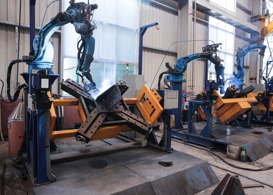 แปรงฐานของหอคอยการส่งใช้ Cnc Tower โรบอตการปั่นเท้า 2pcs โต๊ะทํางาน