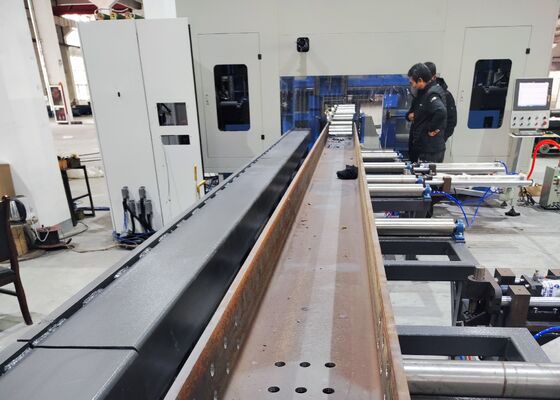 เครื่องเจาะลำแสง H CNC ความเร็วสูงสำหรับอุตสาหกรรมโครงสร้างเหล็ก แกนหมุนหลัก BT40