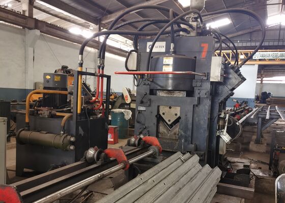 Power Tower ใช้เครื่องตัดเหล็กมุม Cnc พร้อมรถเข็นป้อน CNC